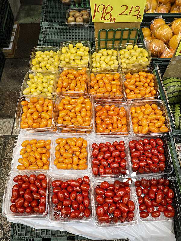 市场上出售的樱桃番茄图片素材
