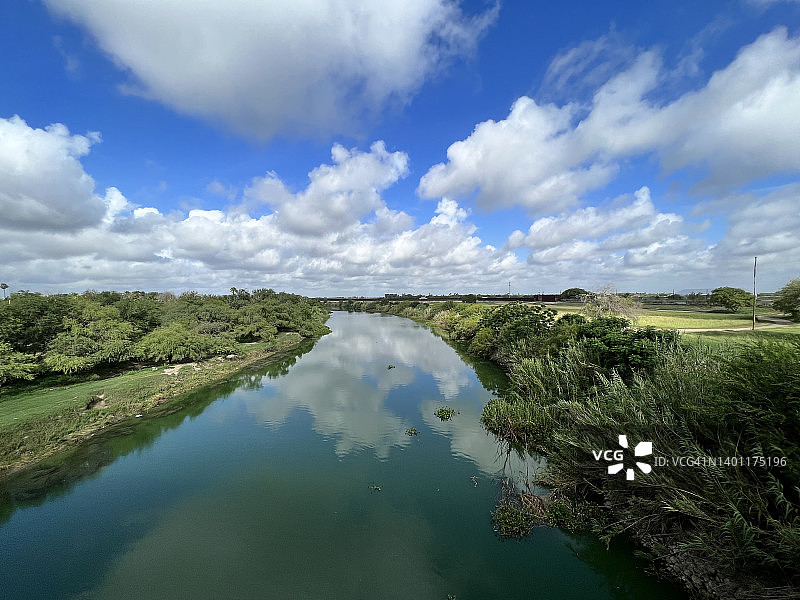 美墨边境里奥格兰德河及边境墙图片素材