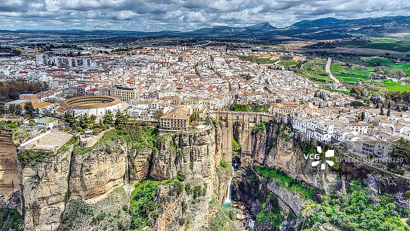 西班牙龙达市和新桥的电影视角图片素材