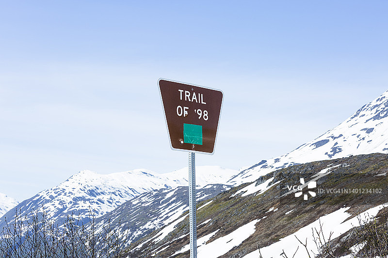 Trail of ‘98 标志牌。图片素材