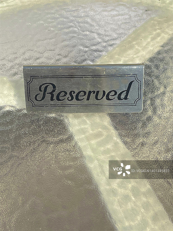 洛杉矶带有“预留”字样的金属桌牌图片素材