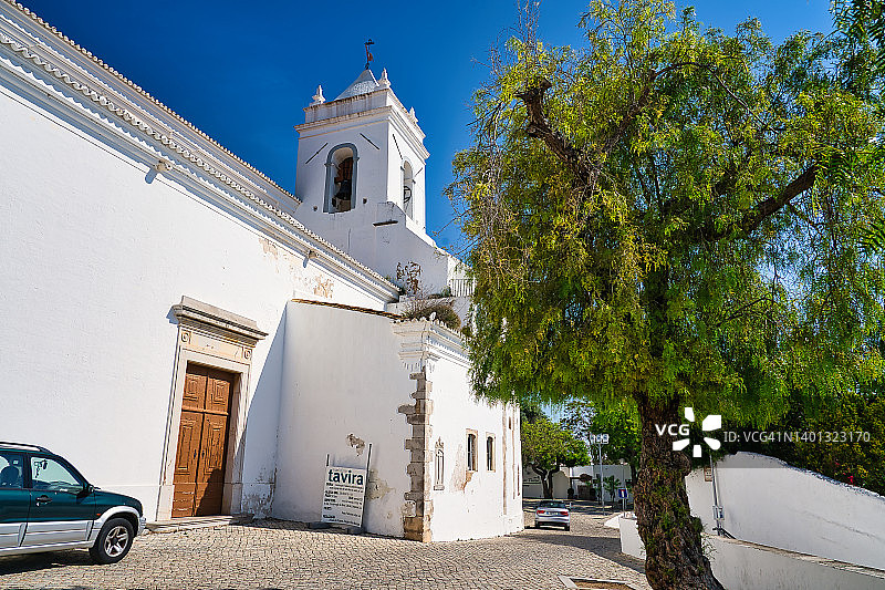 葡萄牙塔维拉的圣玛利亚城堡教堂图片素材