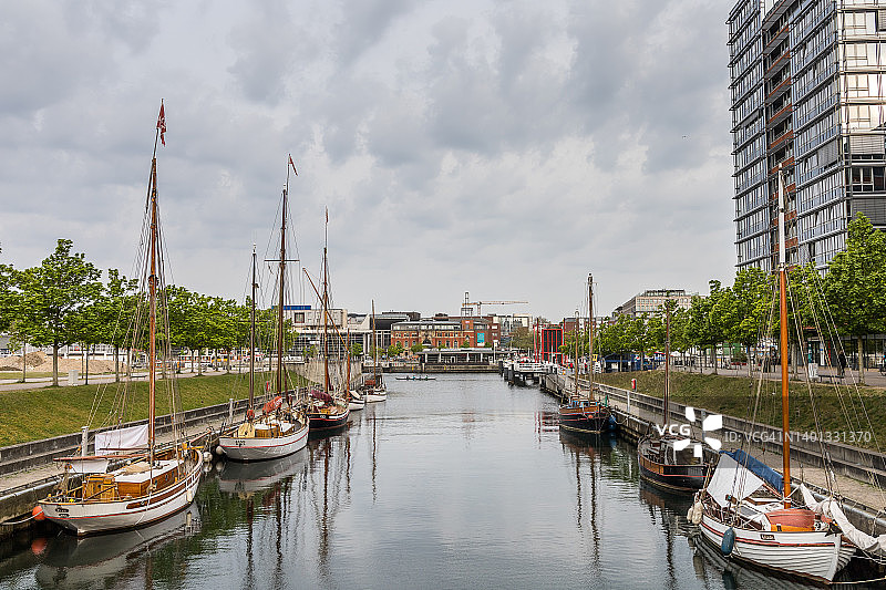 基尔运河上的旧帆船图片素材