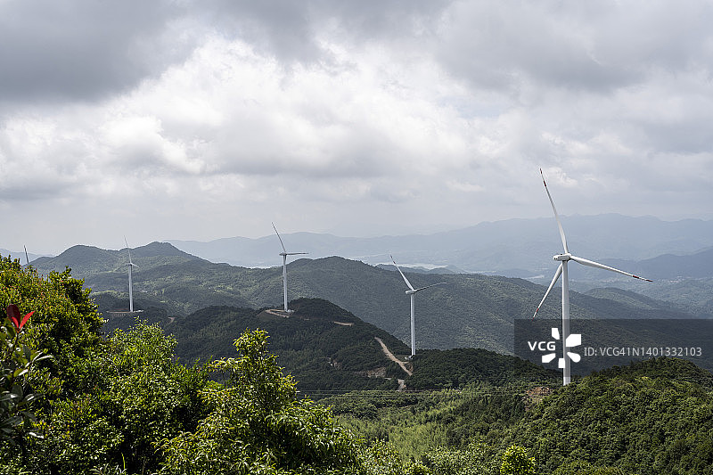 中国福建山顶的风力发电。图片素材