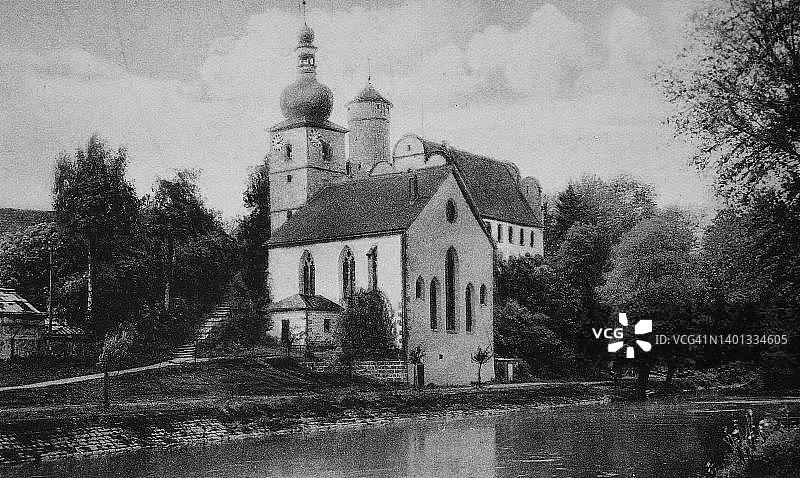 施特罗斯森多夫城堡和教堂，约1910年，位于德国巴伐利亚州图片素材