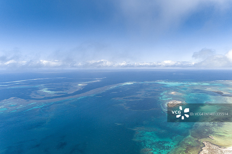 海岸线高角度视图图片素材
