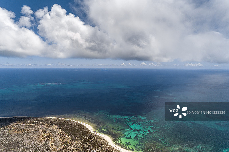 海岸线高角度视图图片素材