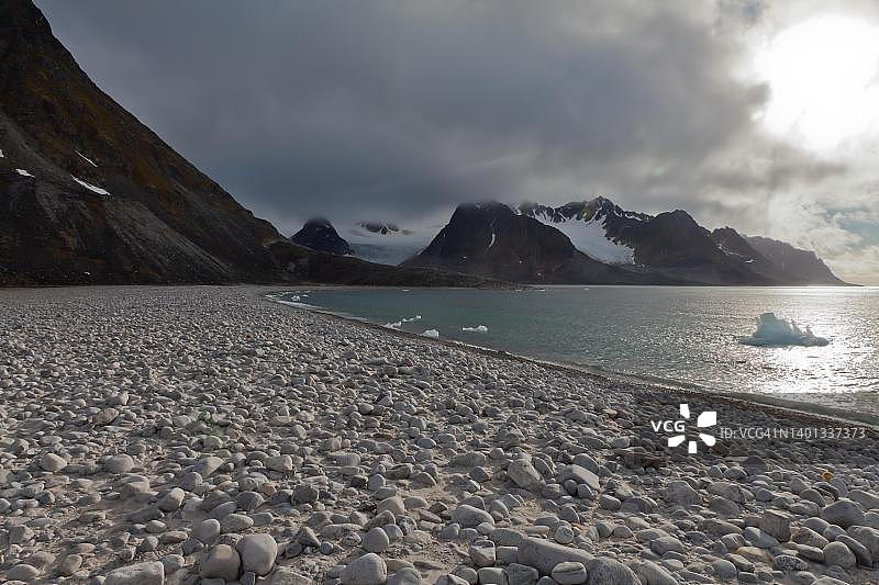 德国斯匹次卑尔根群岛抹香鲸湾墓地图片素材