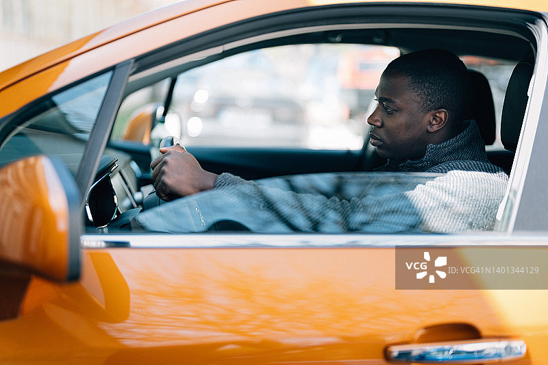 通勤者遭遇交通堵塞图片素材