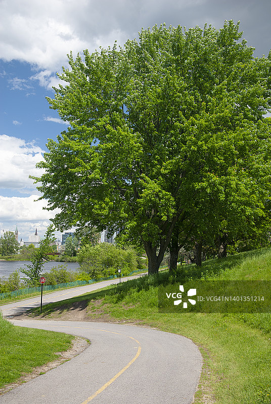 加拿大渥太华河沿岸步道图片素材