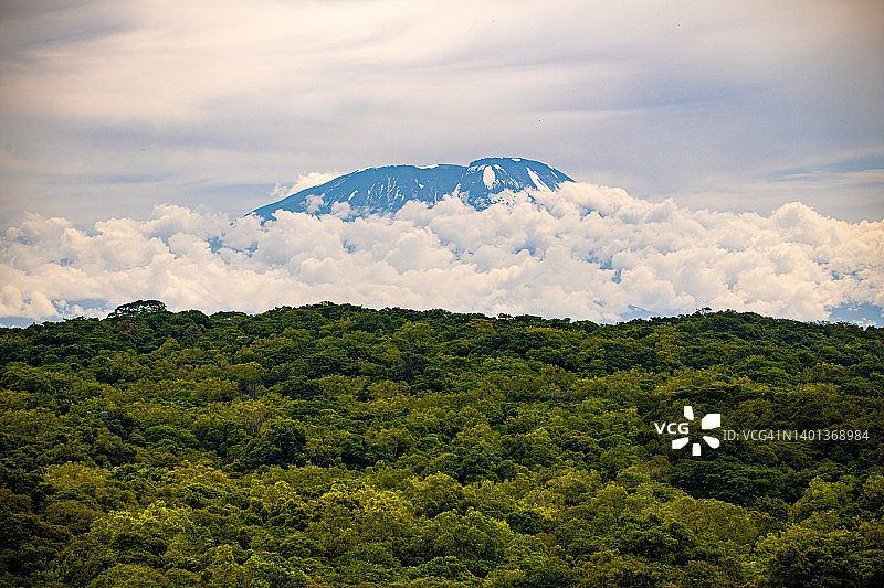 梅鲁山，阿鲁沙国家公园，坦桑尼亚阿鲁沙图片素材