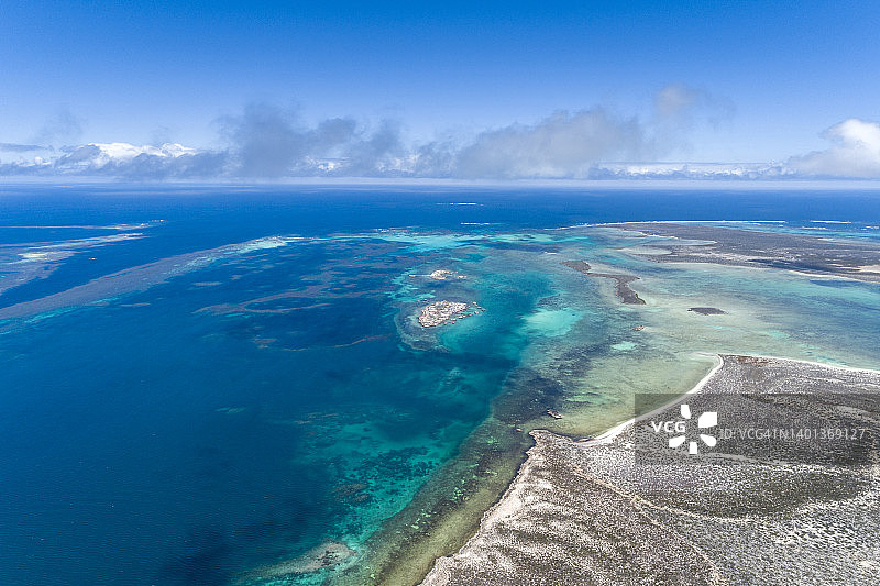 海岸线高角度视图图片素材
