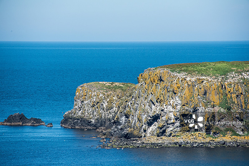 安特里姆海岸的绵羊岛，北爱尔兰图片素材