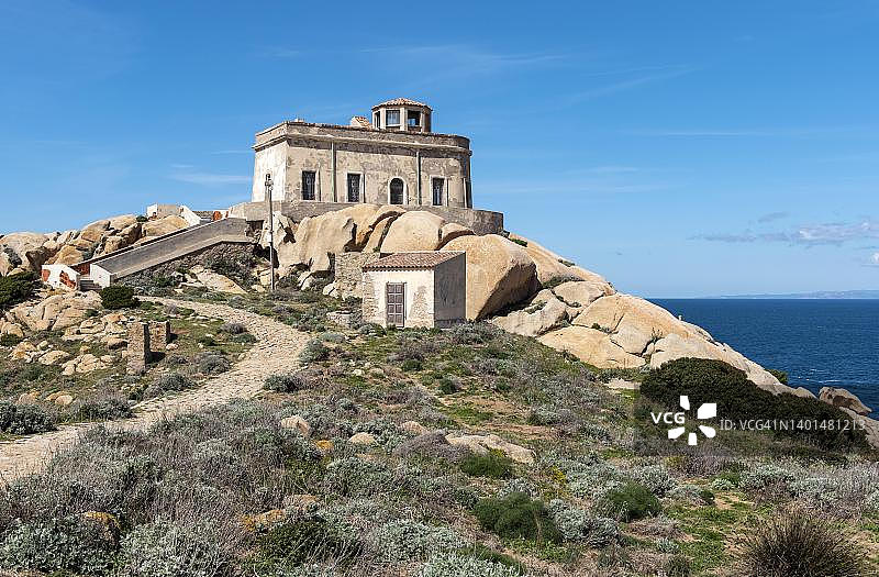 安提柯塞马佛罗，意大利撒丁岛卡波特斯塔灯塔的旧建筑图片素材