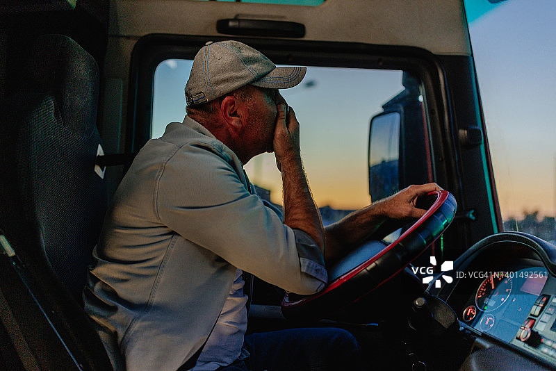 疲惫的驾驶员图片素材