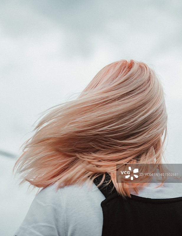 柔和的橙色头发颜色图片素材