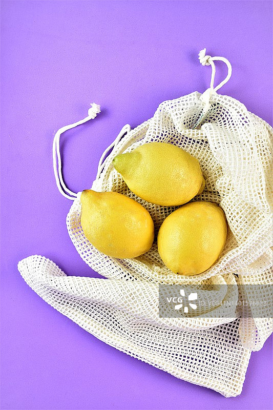 亚麻布袋里的柠檬图片素材