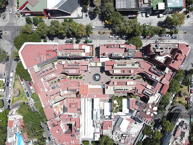 墨西哥城波兰科商业区屋顶之上，这里是马萨里克图片素材