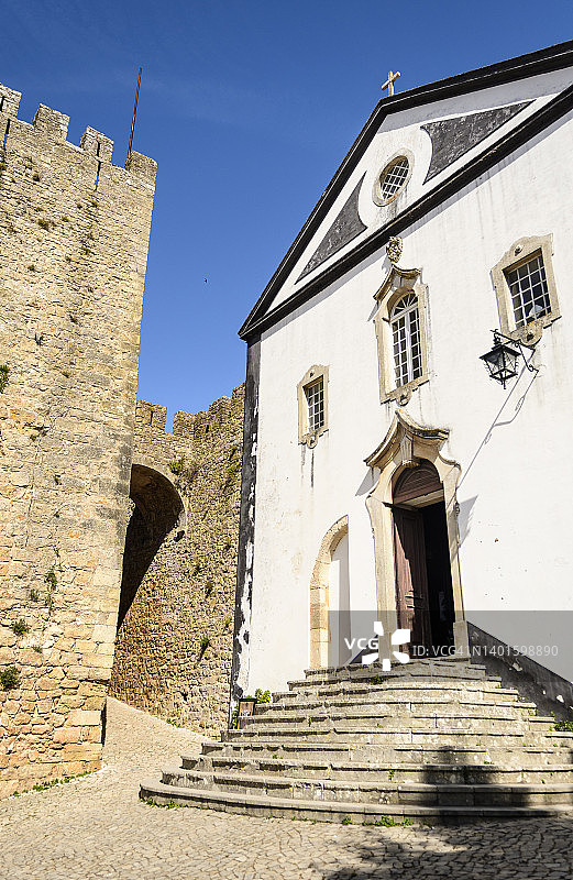 奥比多斯的主要教堂，中世纪的大门和墙壁，葡萄牙图片素材