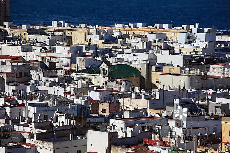 西班牙安达卢西亚加的斯老城区，塔维拉塔视角图片素材