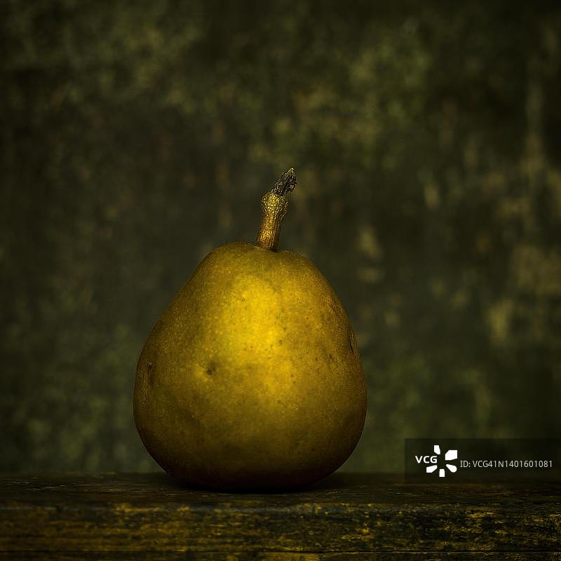 法国棕色背景上的梨图片素材