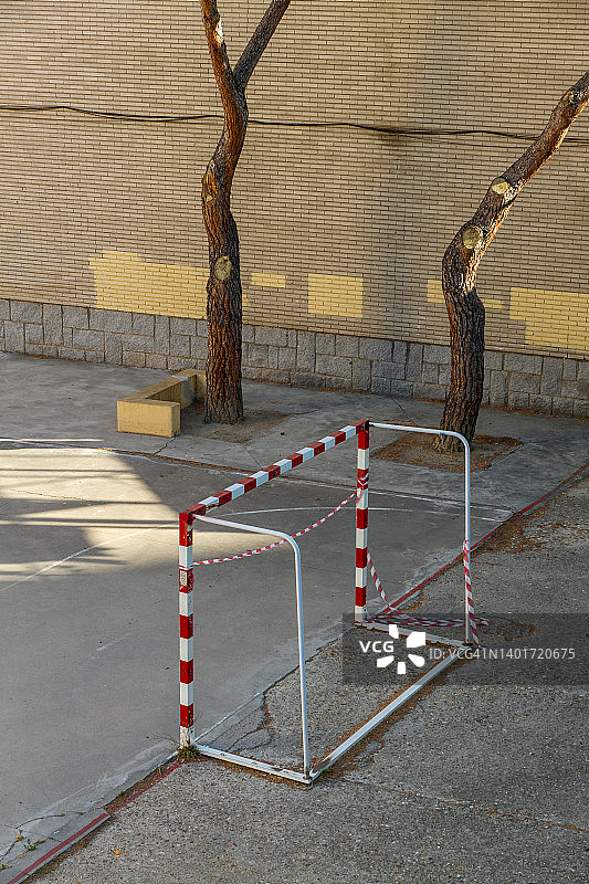 学校里的手球/室内足球球门图片素材