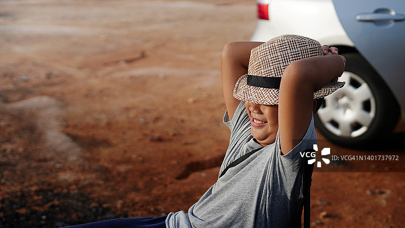 亚洲男孩户外肖像图片素材