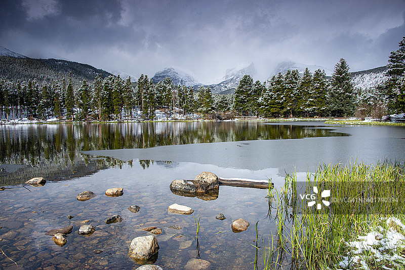 斯普拉格湖的冰雪图片素材