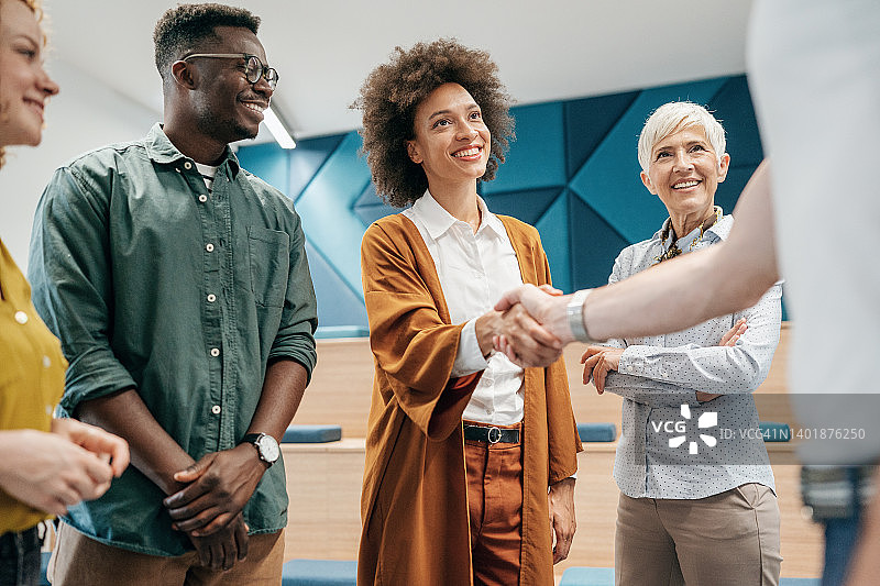 新协议握手图片素材