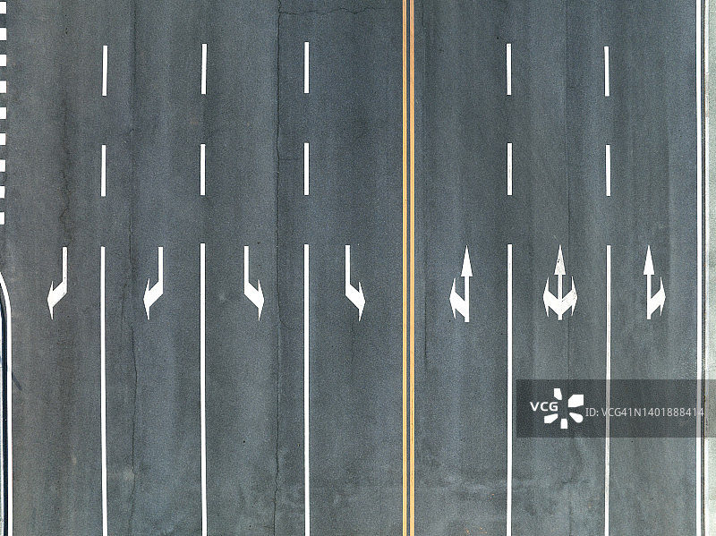 道路上的箭头符号俯视图片素材