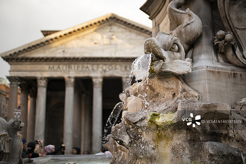 罗马万神殿喷泉图片素材