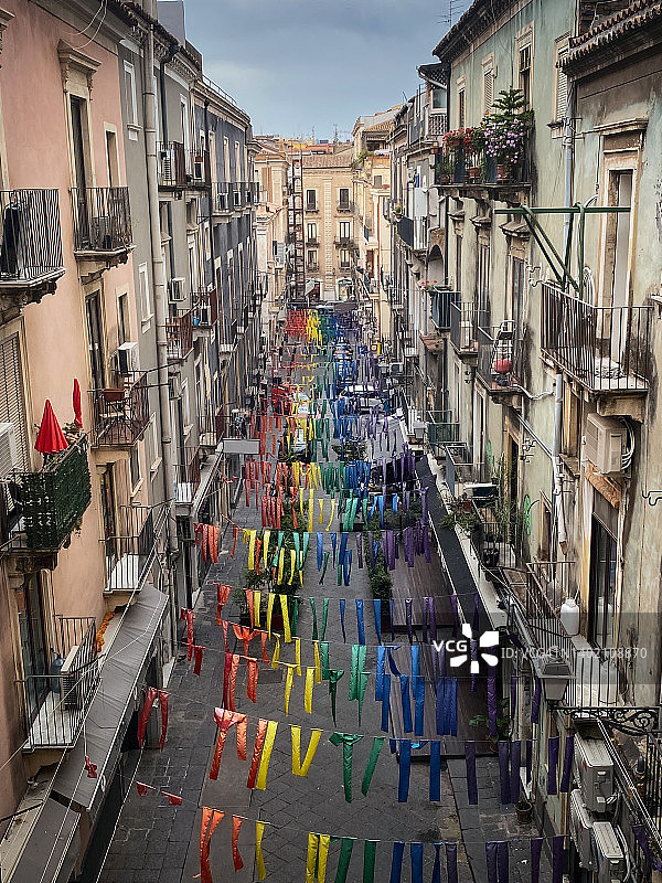 意大利西西里卡塔尼亚的彩色装饰街道图片素材