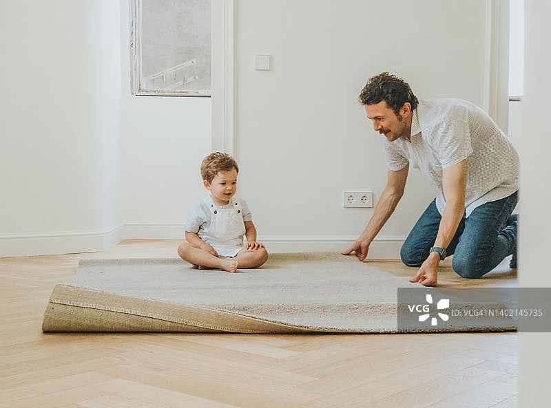 父亲和儿子图片素材