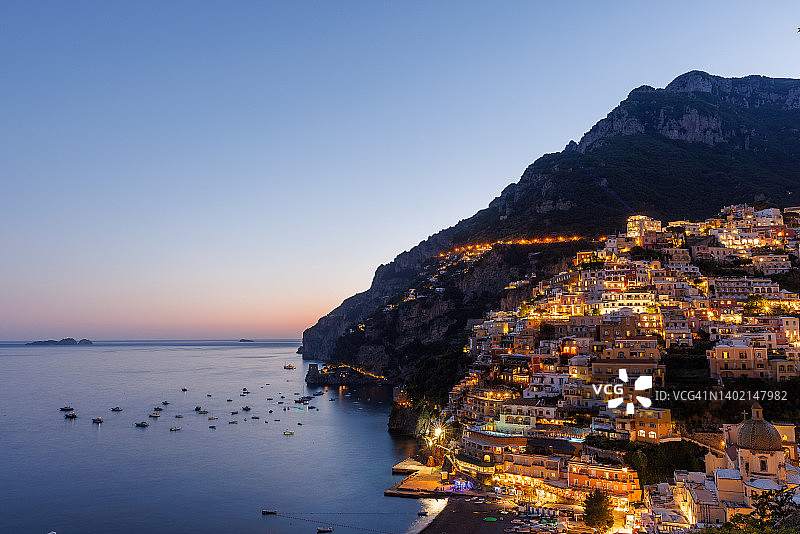 波西塔诺夜景图片素材