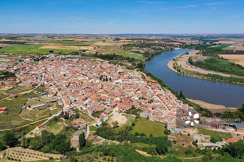 航拍西班牙巴利亚多利德的卡斯特罗努诺图片素材
