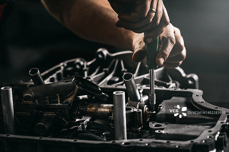 修理发动机图片素材