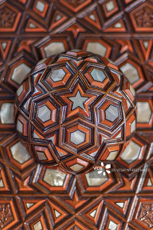 土耳其伊斯坦布尔吕斯泰姆帕夏清真寺内的珍珠母贝图片素材