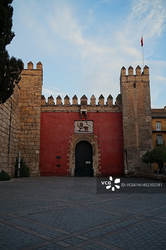 西班牙塞维利亚皇家阿尔卡萨宫的莱昂门图片素材