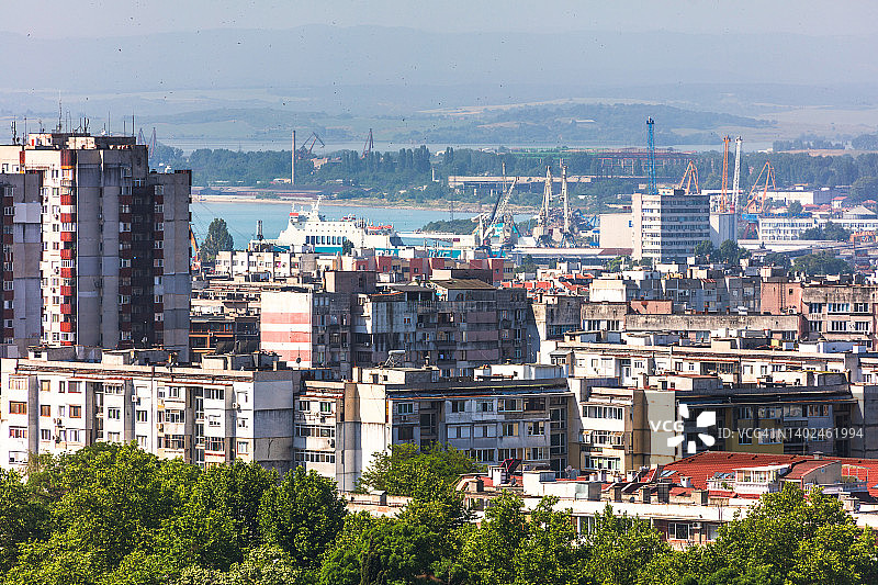 鸟瞰布尔加斯镇图片素材