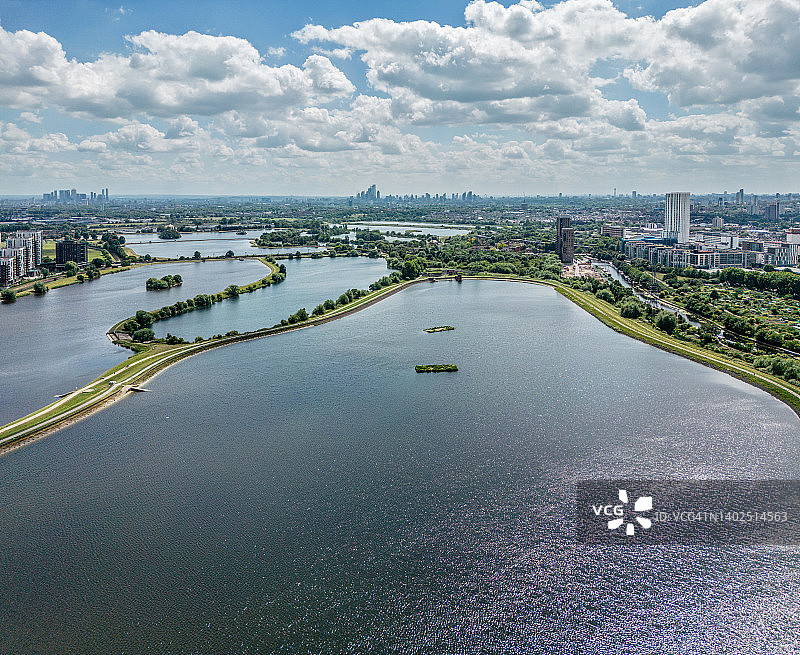 无人机视角下的伦敦沃尔瑟姆斯托湿地图片素材