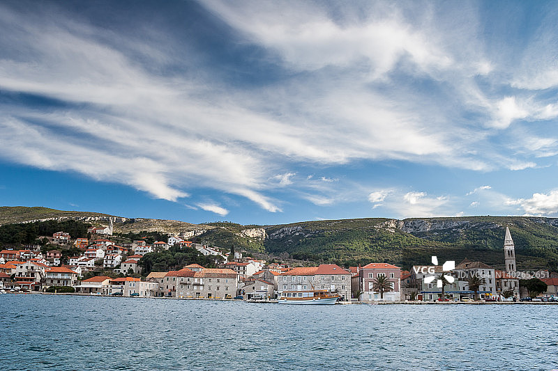 从海上眺望斯塔里格勒城市风光图片素材