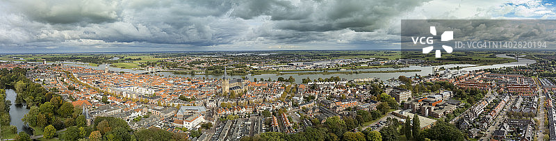 坎彭城市秋季阴天航拍图片素材