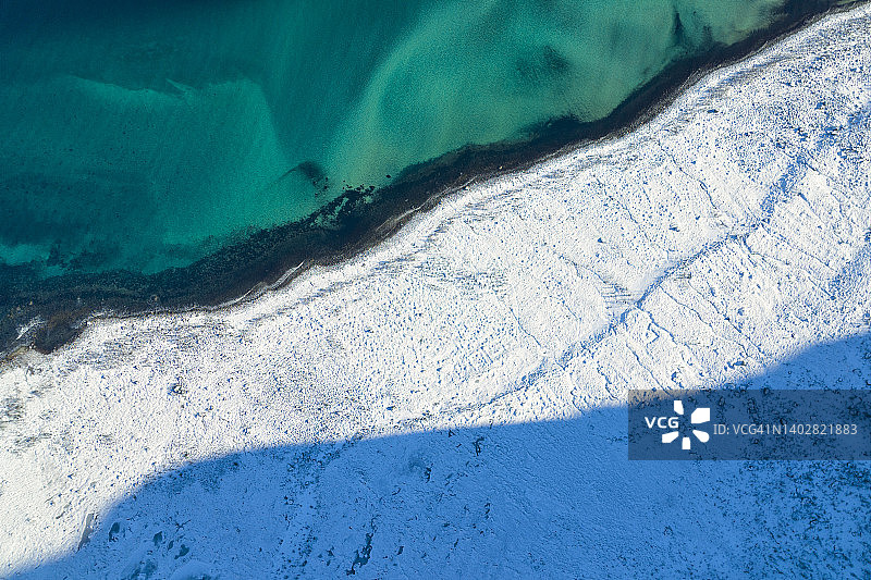 挪威塞尼亚群岛北冰洋海域垂直航拍图片素材