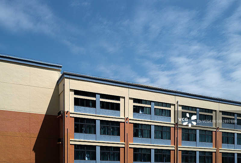 阳光下的办公楼光效图片素材