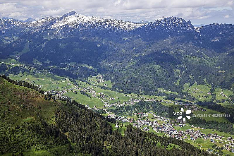 从费尔霍恩格拉特观阿尔卑斯山景色，奥地利福拉尔贝格图片素材