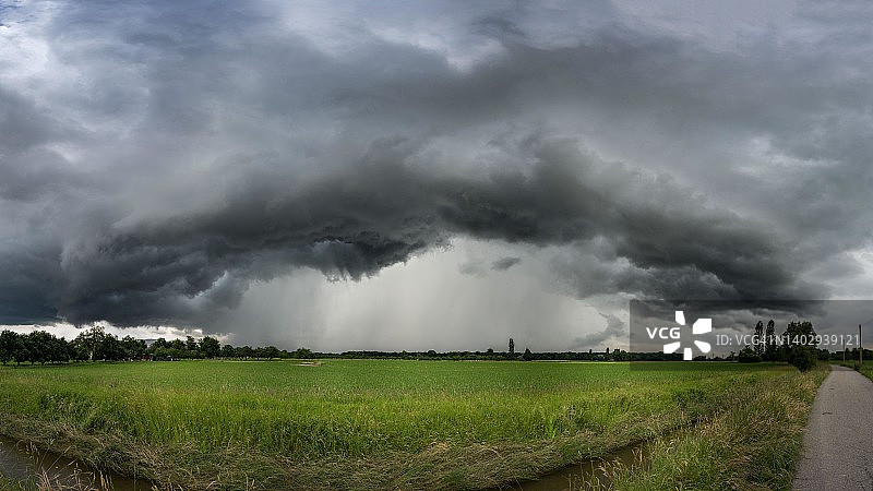 雷暴单体，阿亨，巴登-符腾堡州，德国图片素材