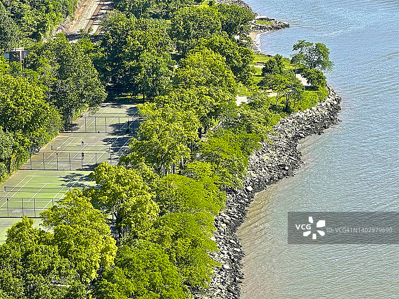 纽约河滨公园网球场高空景观图片素材