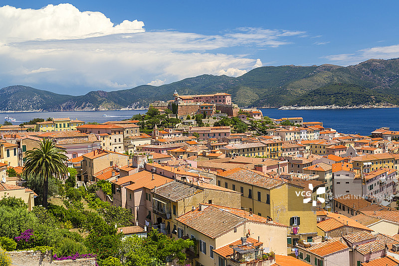 意大利厄尔巴岛费拉约港景观图片素材