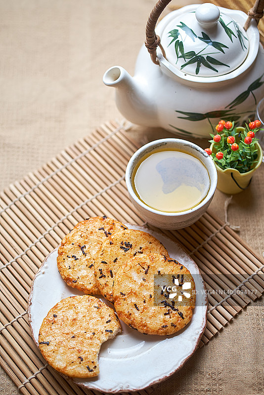 搭配煎饼的绿茶图片素材