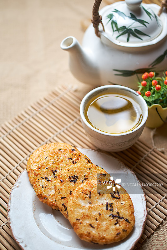 搭配煎饼的绿茶图片素材